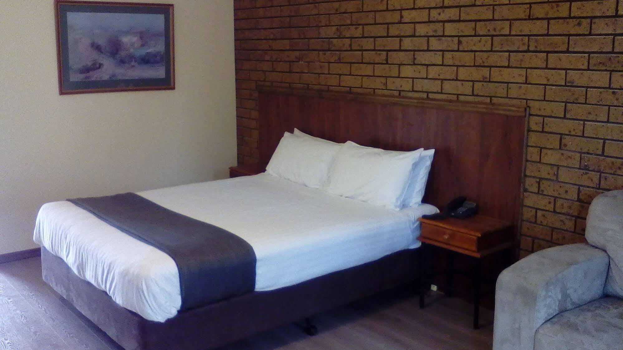 Cardigan Lodge Motel Балларат Екстер'єр фото